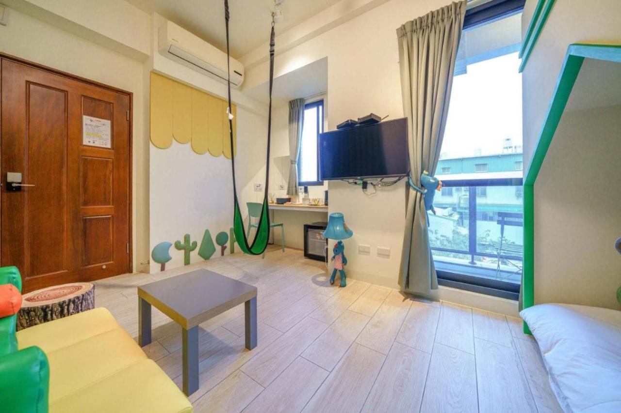 Sunlight Forest Homestay Tainan Exterior photo