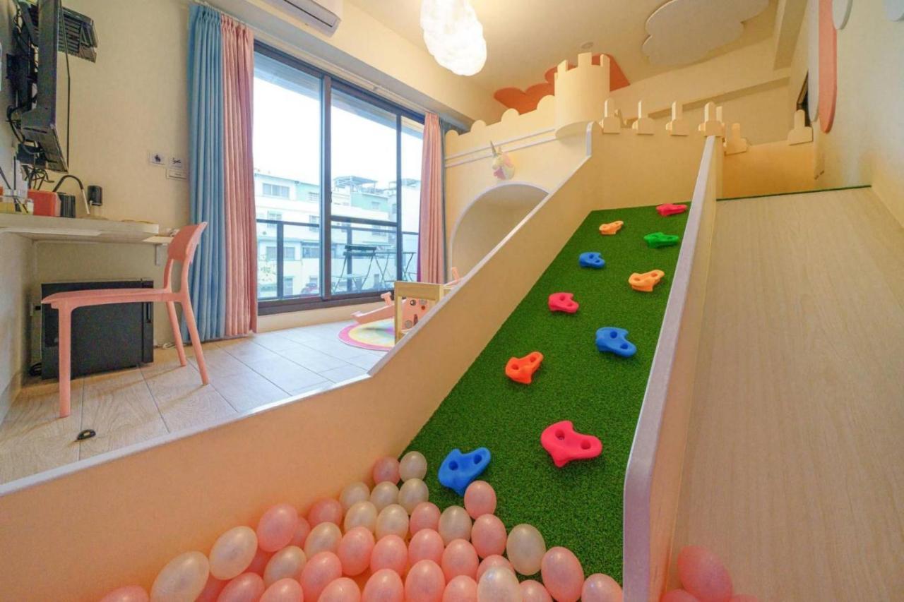 Sunlight Forest Homestay Tainan Exterior photo
